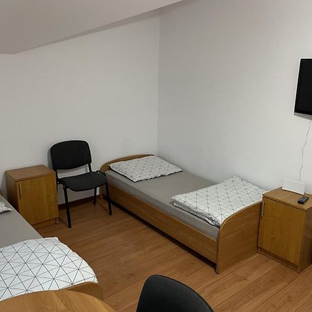 Noclegi Pracownicze Lazur Ciechanów Exteriör bild