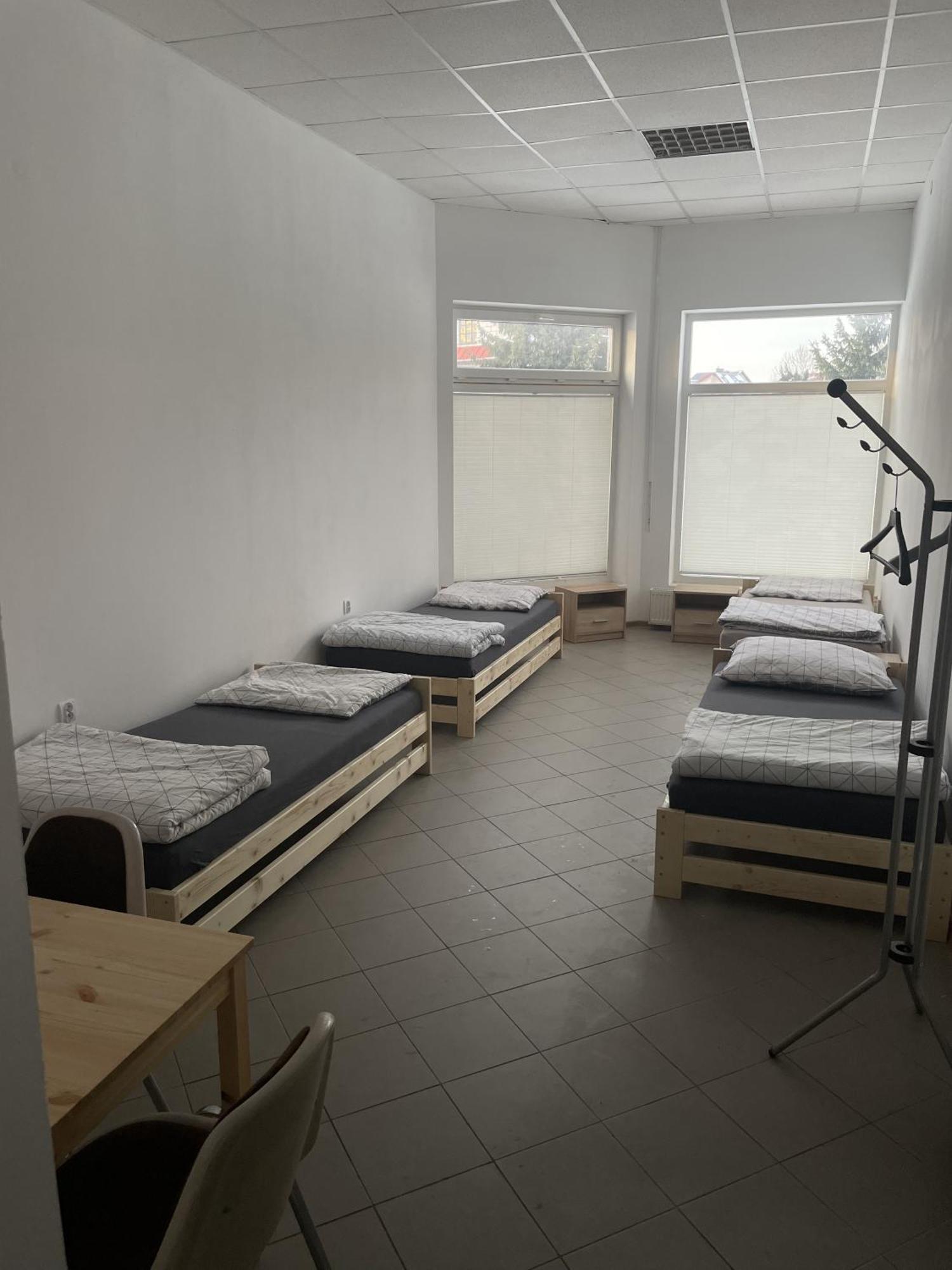 Noclegi Pracownicze Lazur Ciechanów Exteriör bild
