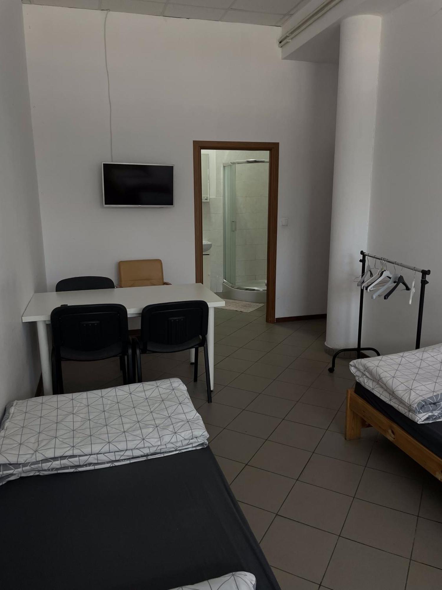 Noclegi Pracownicze Lazur Ciechanów Exteriör bild