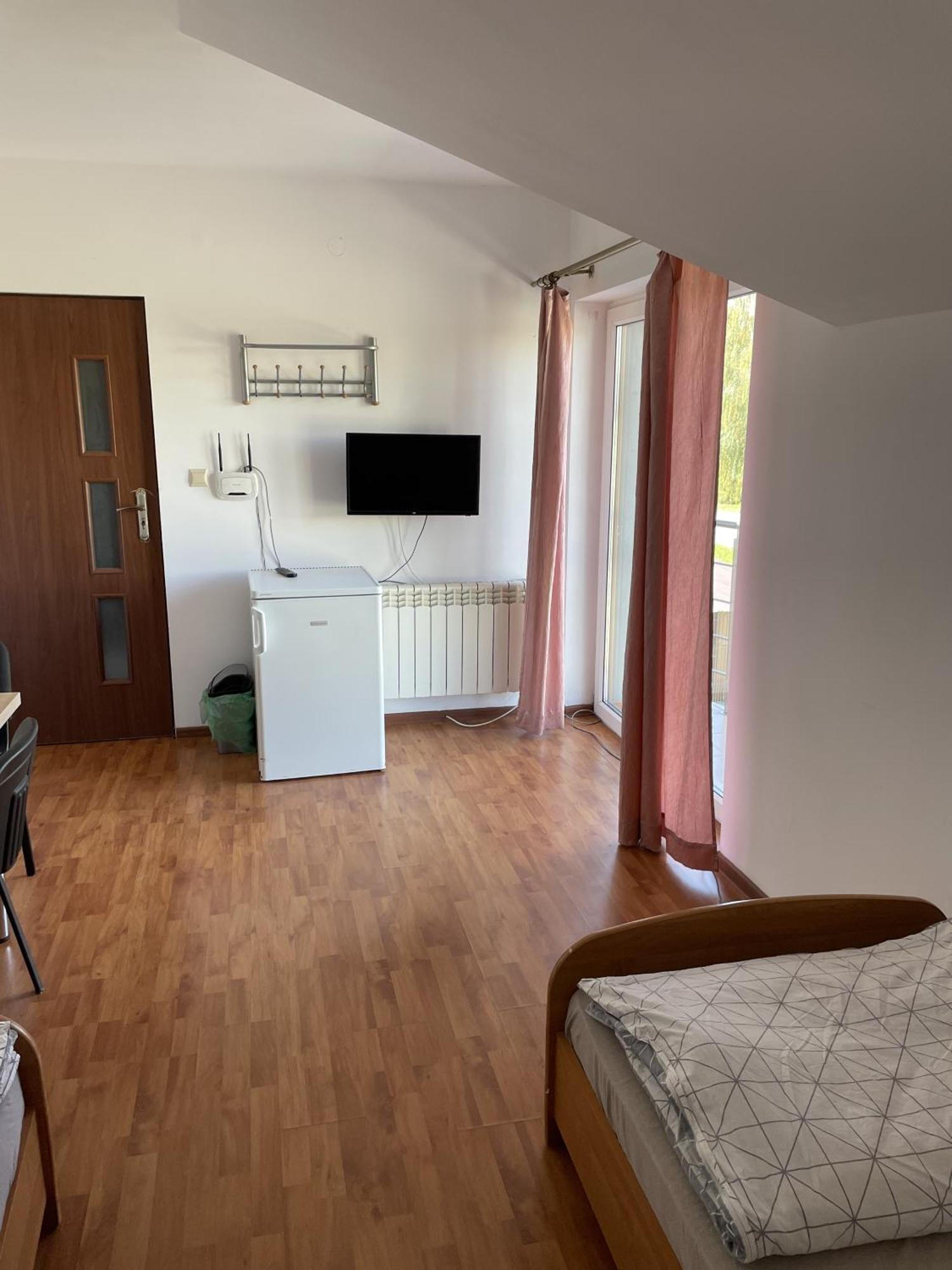 Noclegi Pracownicze Lazur Ciechanów Exteriör bild